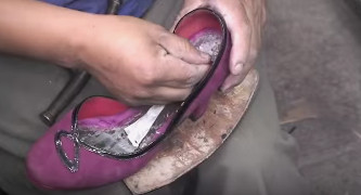 Produccion de zapatos John Fluevog por familia peruana